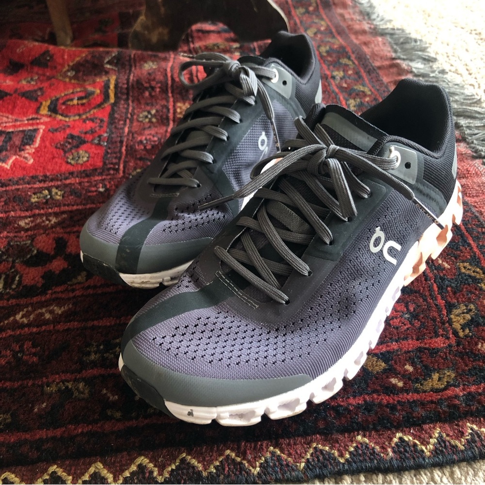 On Cloudflow Running Shoes